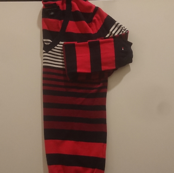 ✨HP✨2/$50 Tommy Hilfiger V-neck sweater - Picture 2 of 6